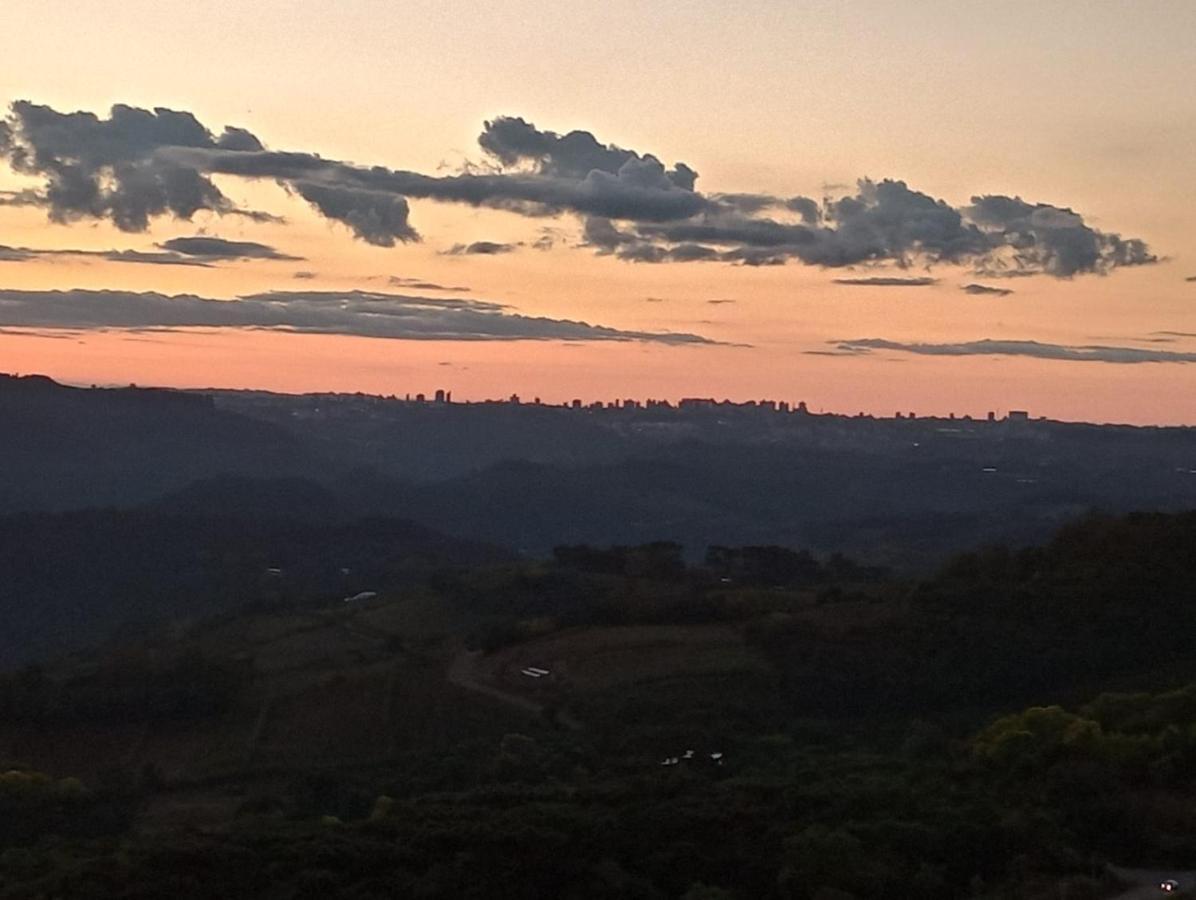 Willa Casa Temporada Monte Belo Do Sul Monte Belo dol Sul Zewnętrze zdjęcie
